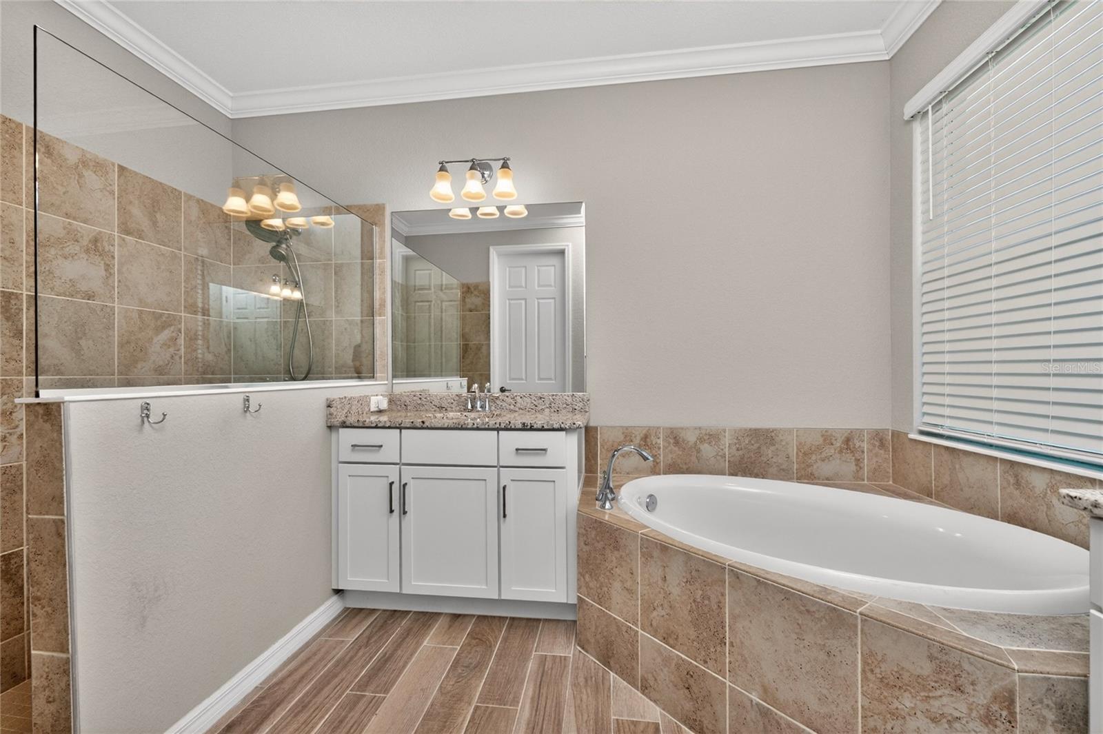 Image 27 of 62 For 25180 Longmeadow Drive