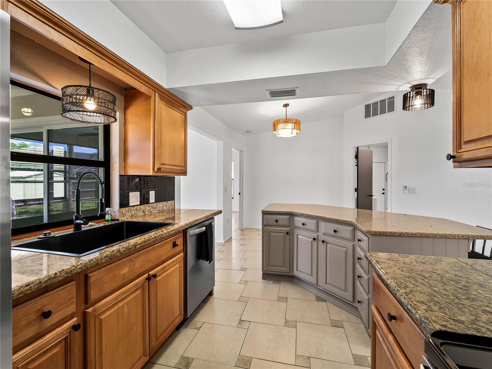 Image 12 of 51 For 1609 Kirkwood Street