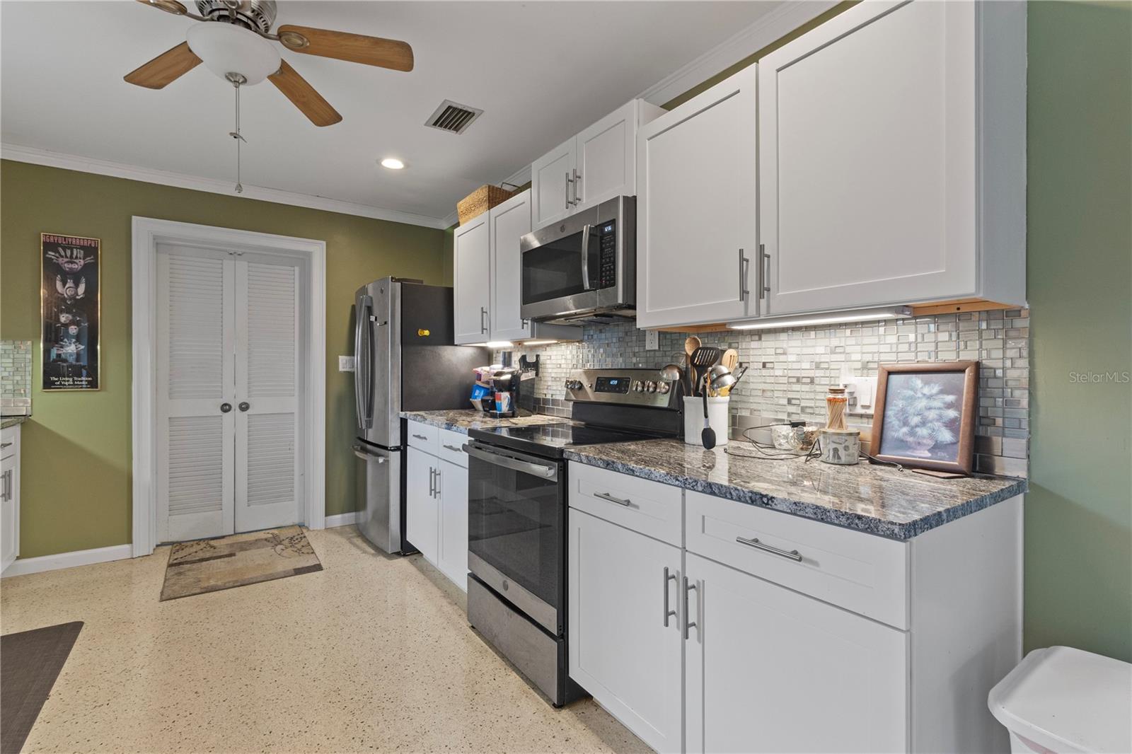 Image 10 of 24 For 4020 Palm Drive