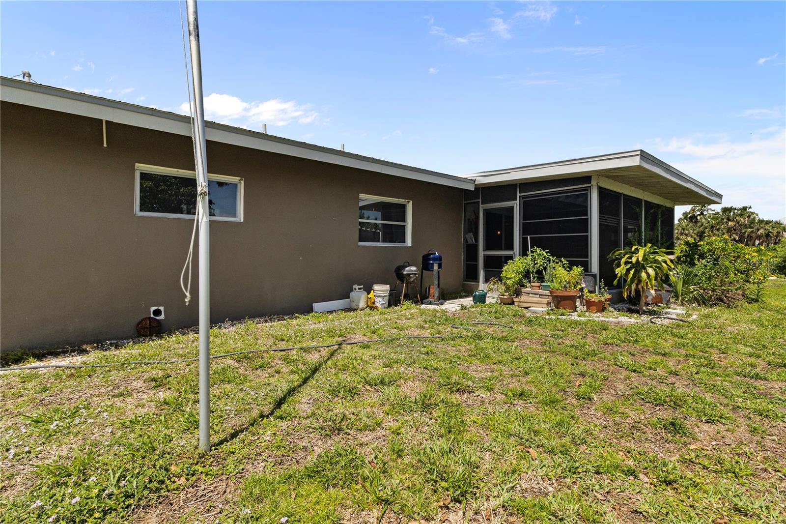 Image 23 of 24 For 4020 Palm Drive