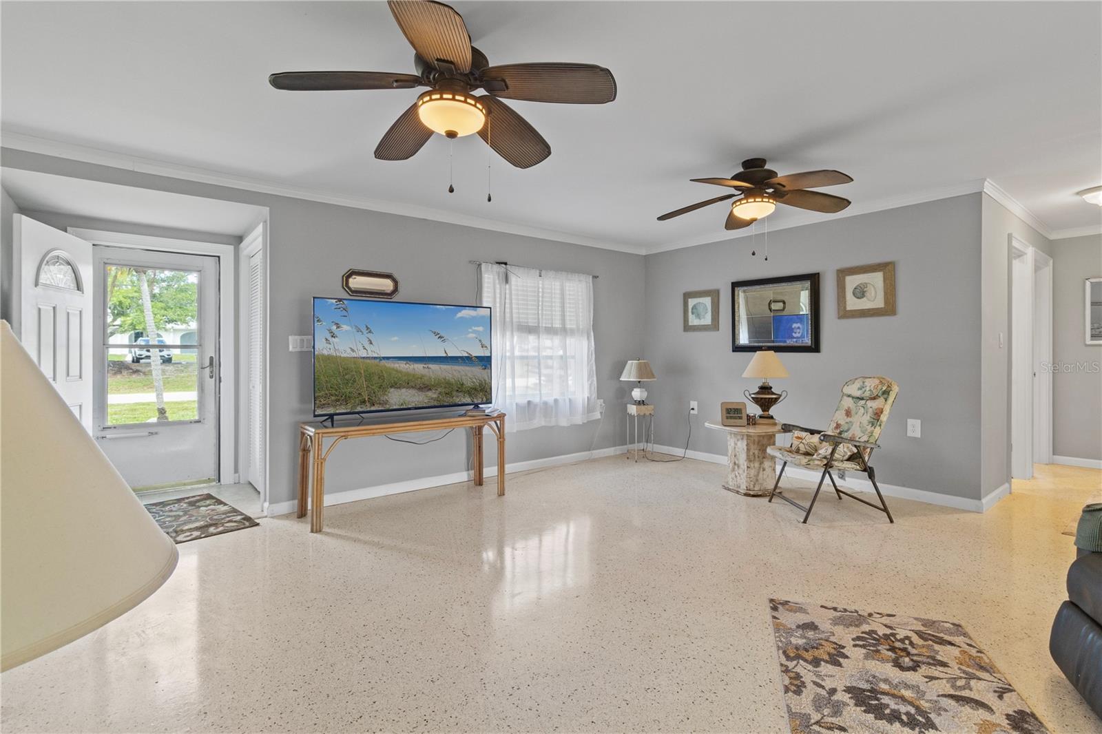 Image 5 of 24 For 4020 Palm Drive