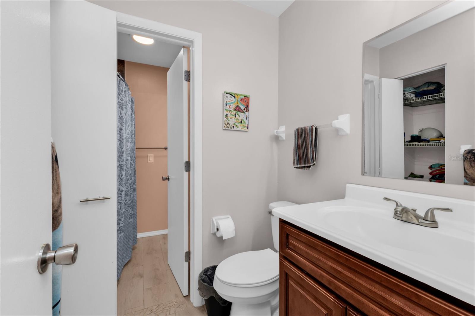 Image 13 of 28 For 5919 Hobhill Avenue