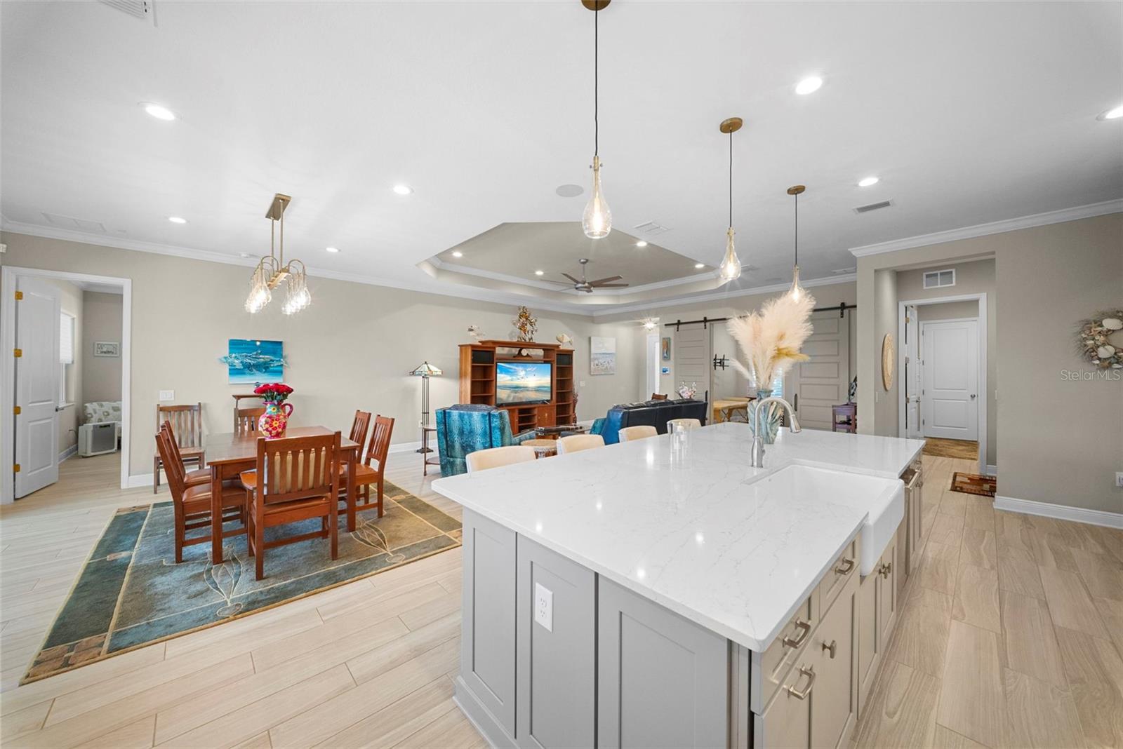 Image 14 of 72 For 21244 Holmes Circle