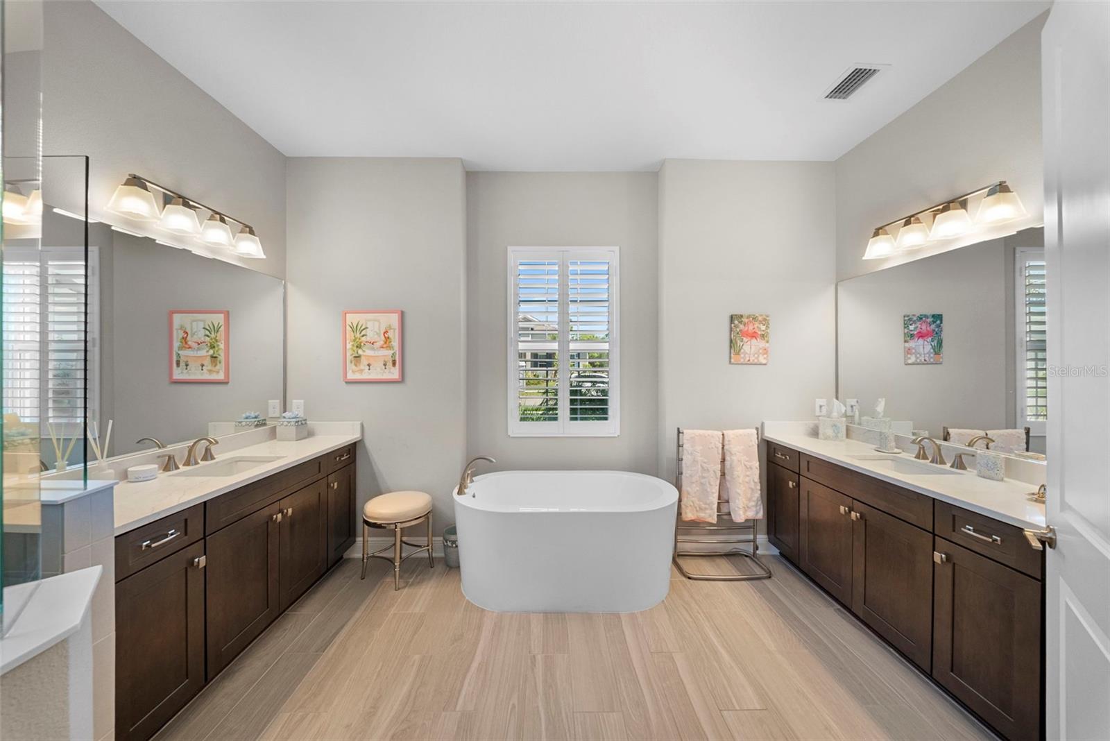 Image 37 of 72 For 21244 Holmes Circle