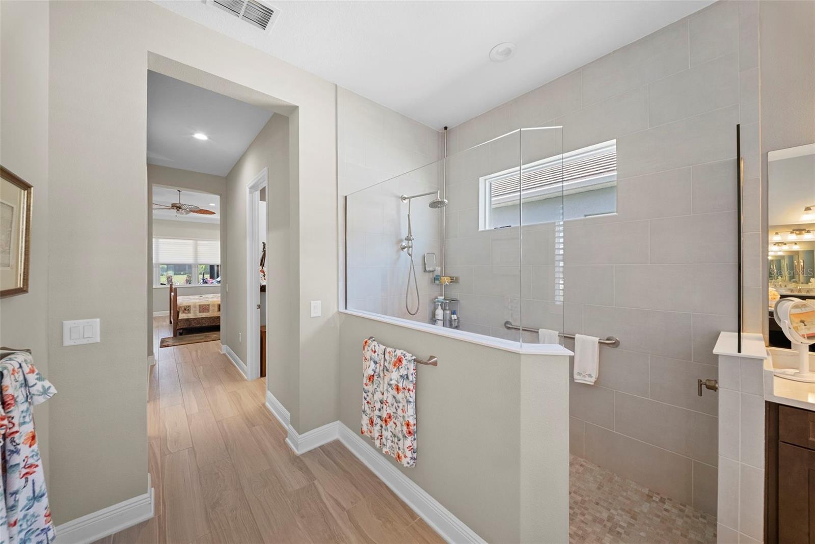 Image 40 of 72 For 21244 Holmes Circle