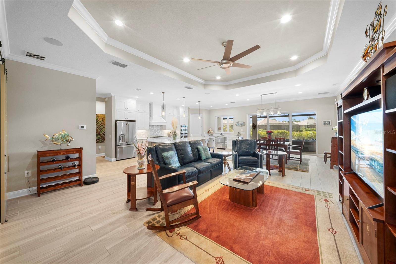 Image 6 of 72 For 21244 Holmes Circle