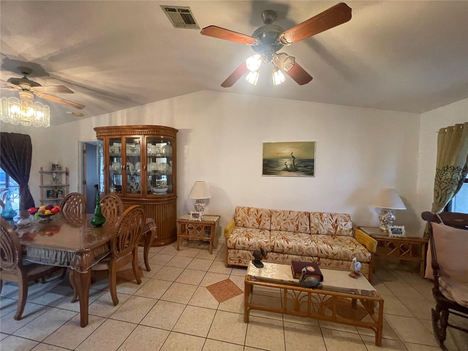 Image 11 of 41 For 5662 Salford Boulevard