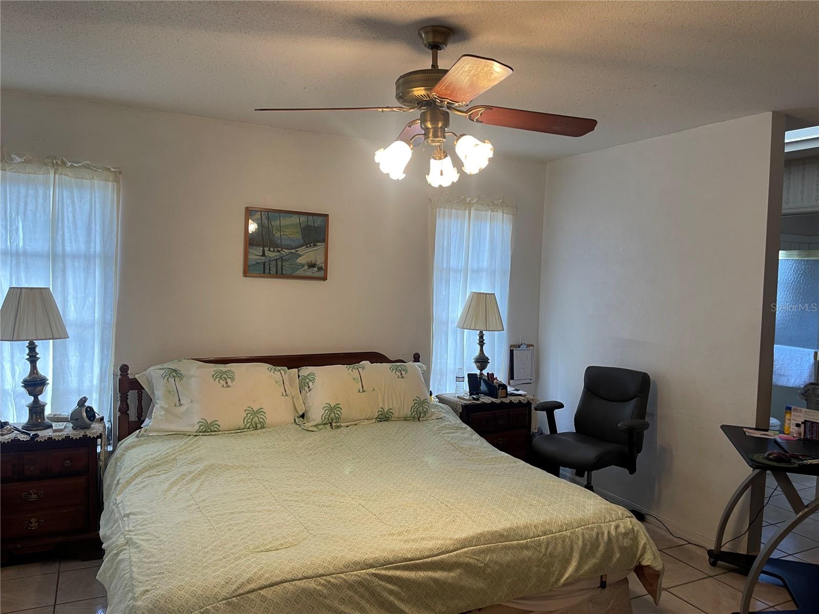 Image 15 of 41 For 5662 Salford Boulevard