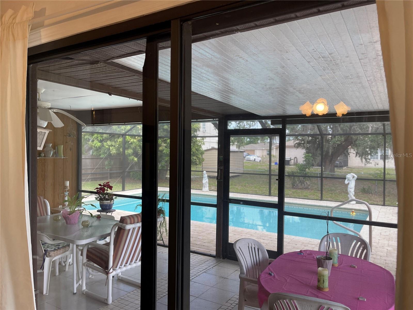 Image 27 of 41 For 5662 Salford Boulevard