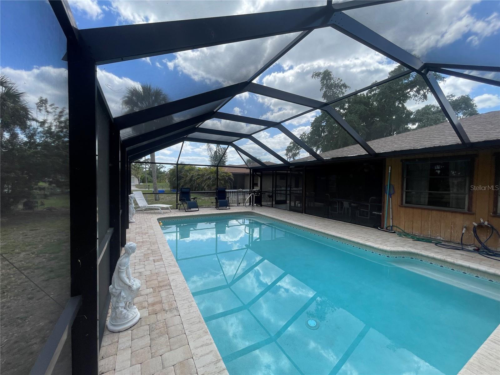 Image 29 of 41 For 5662 Salford Boulevard