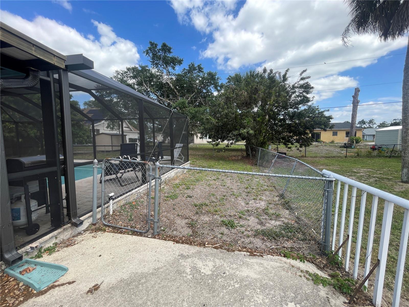 Image 35 of 41 For 5662 Salford Boulevard