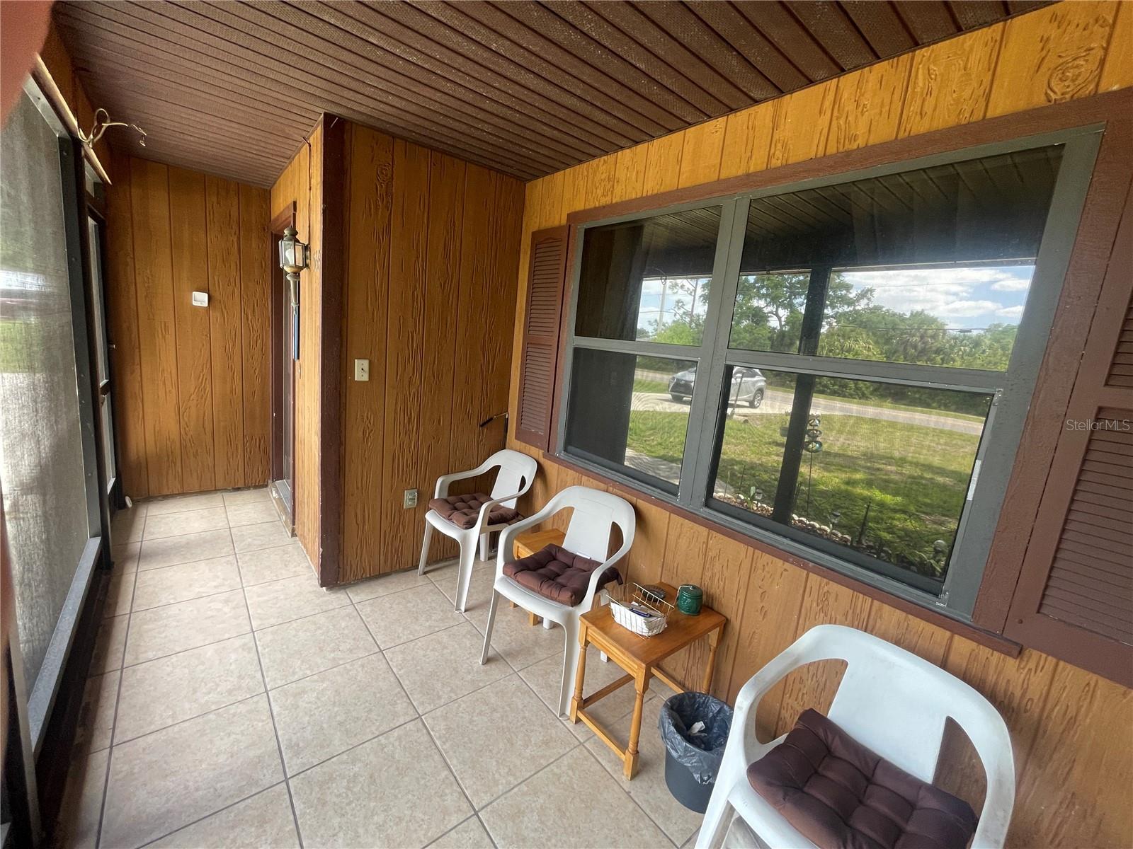 Image 4 of 41 For 5662 Salford Boulevard