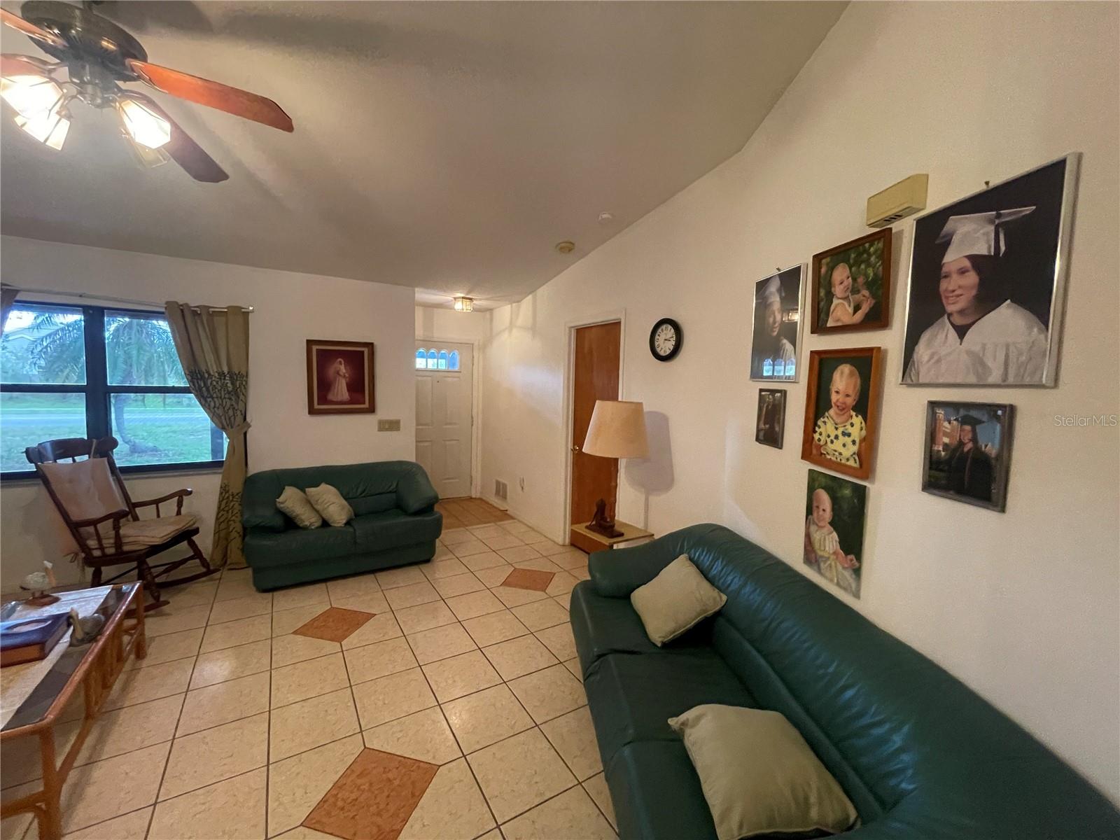 Image 8 of 41 For 5662 Salford Boulevard