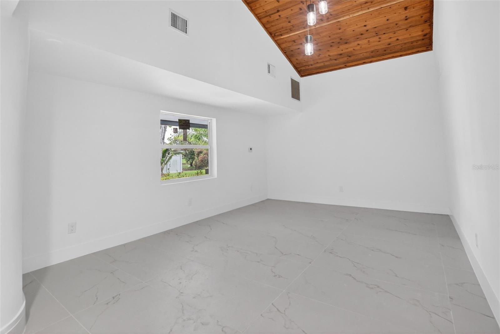 Image 17 of 62 For 4701 1st Place