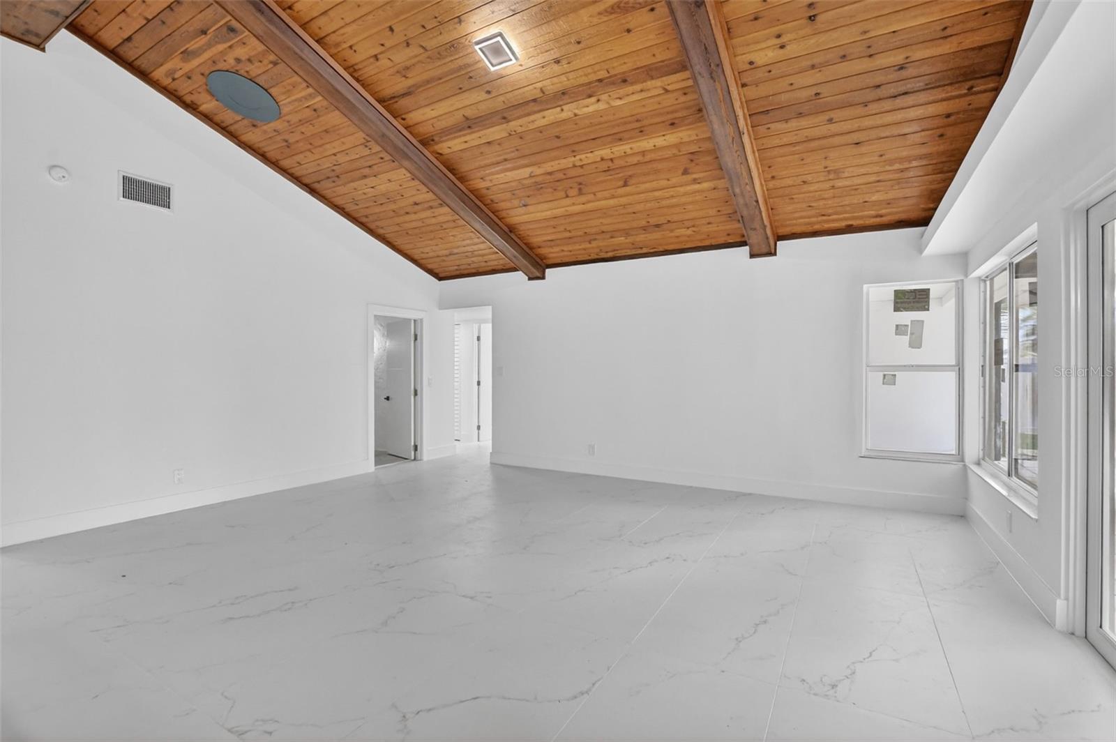 Image 19 of 62 For 4701 1st Place