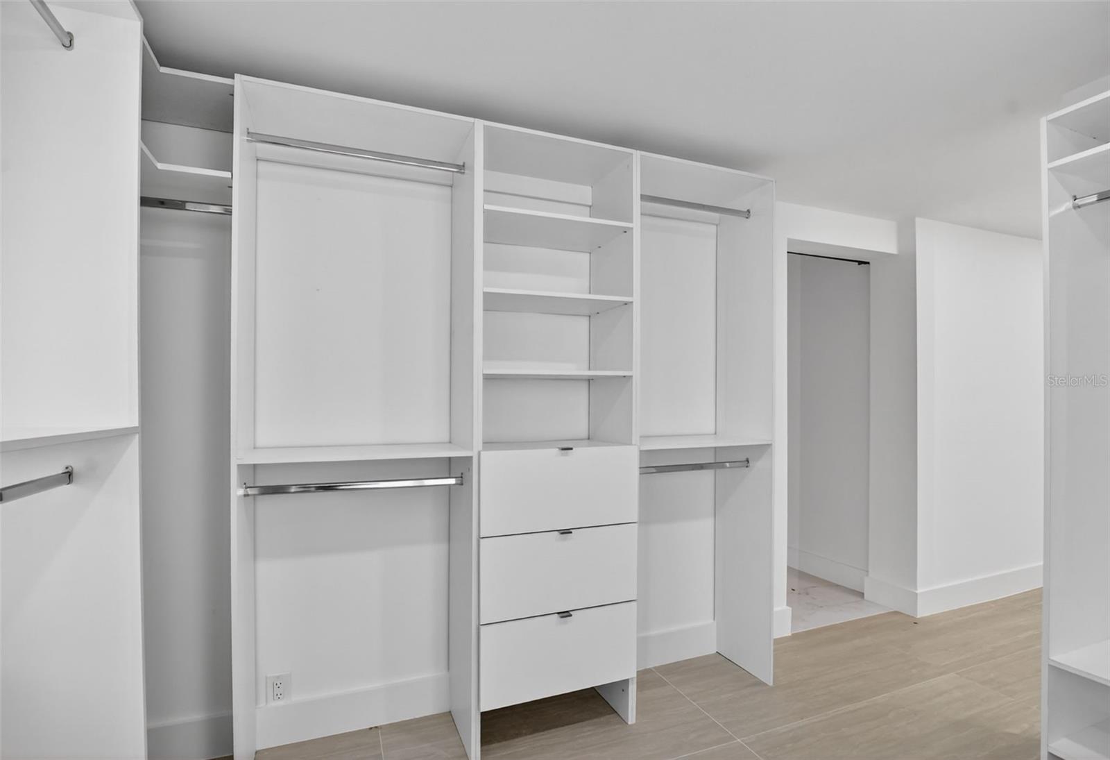 Image 28 of 62 For 4701 1st Place