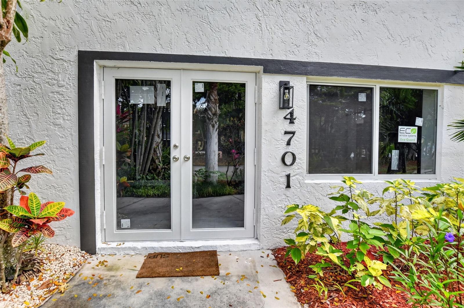 Image 4 of 62 For 4701 1st Place