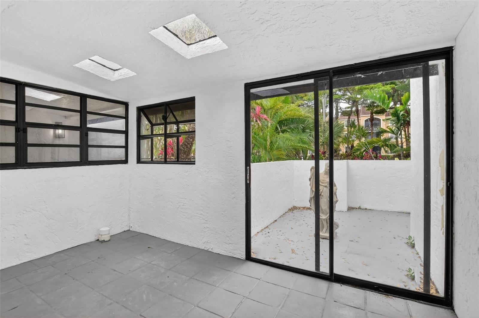 Image 41 of 62 For 4701 1st Place