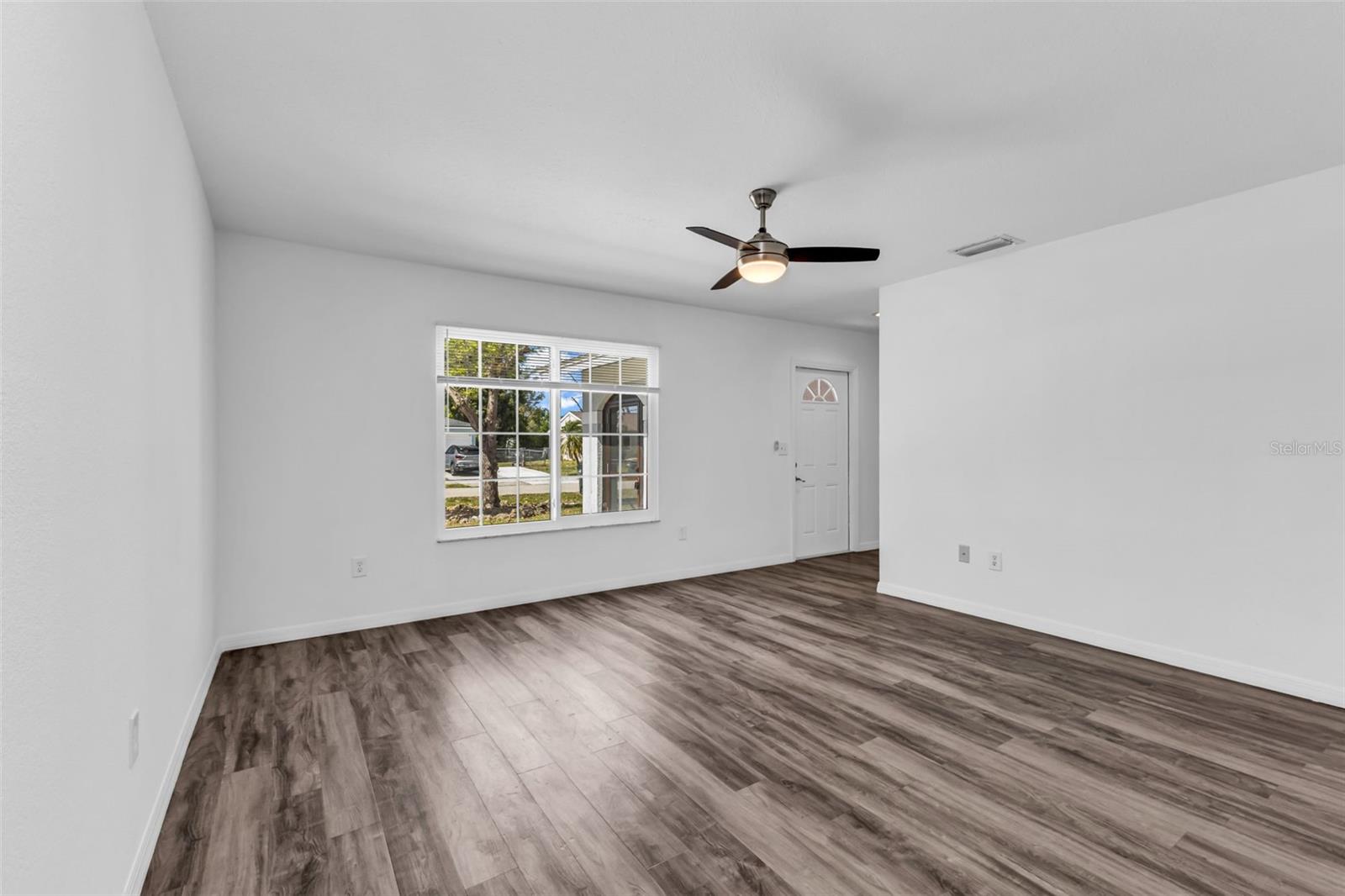 Image 10 of 70 For 6640 Electra Avenue