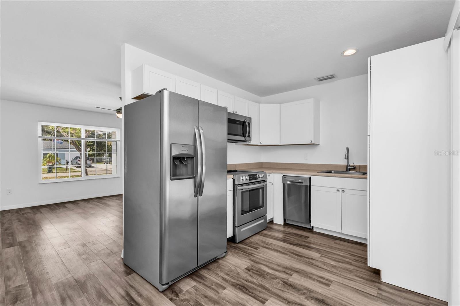 Image 11 of 70 For 6640 Electra Avenue