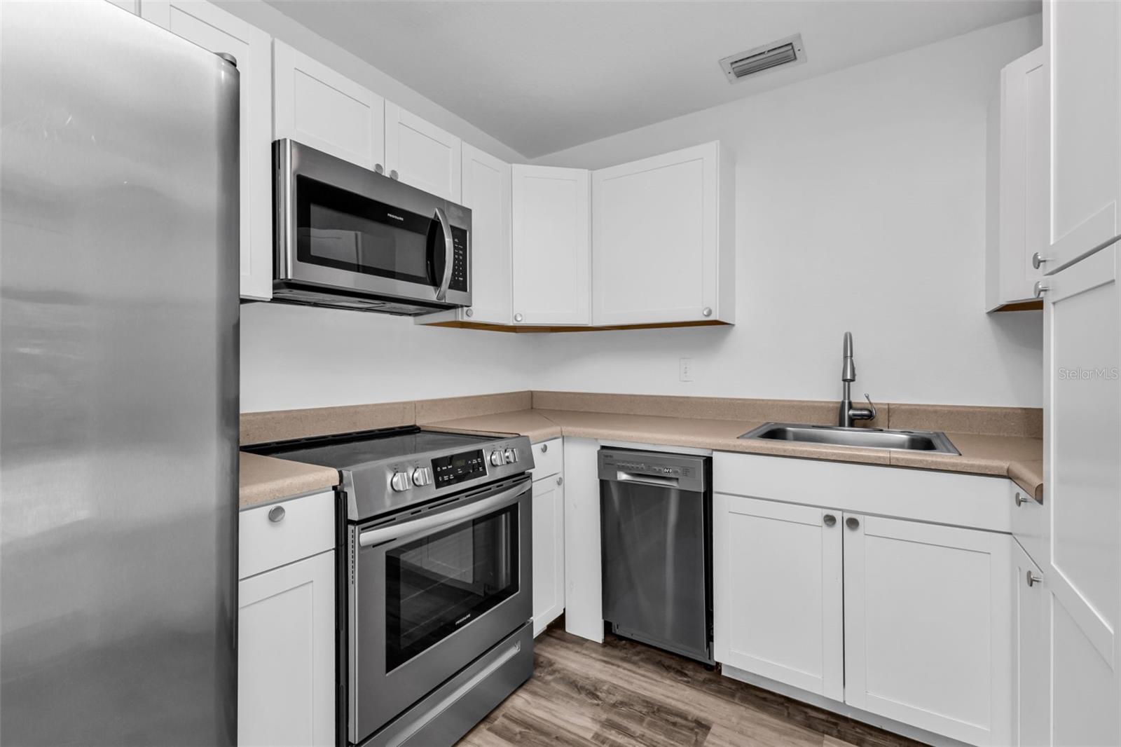 Image 12 of 70 For 6640 Electra Avenue