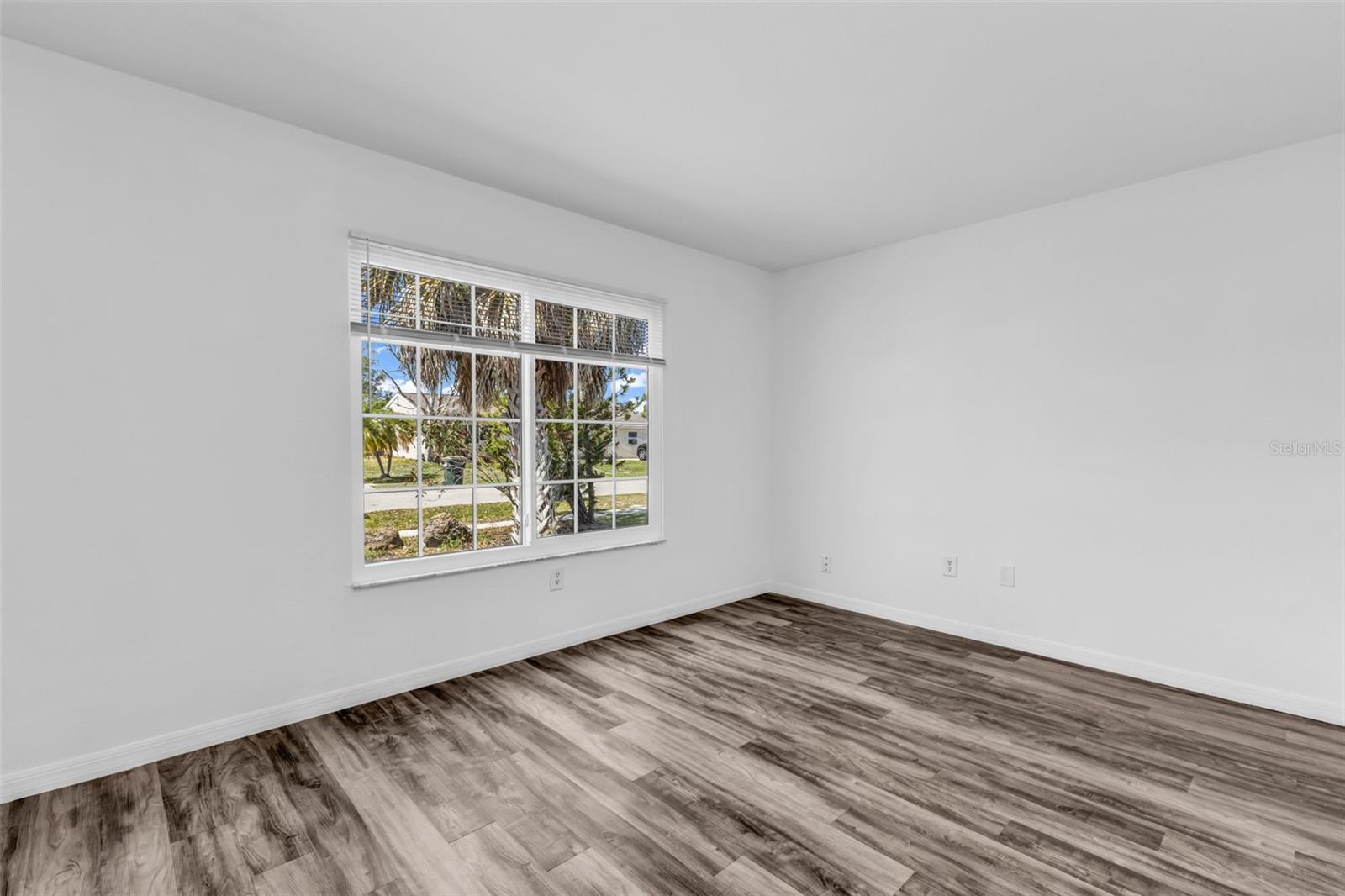 Image 15 of 70 For 6640 Electra Avenue