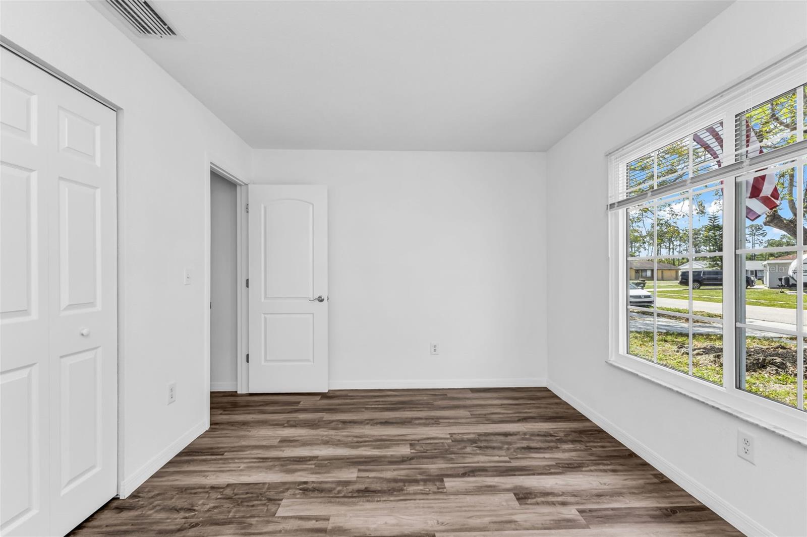 Image 17 of 70 For 6640 Electra Avenue