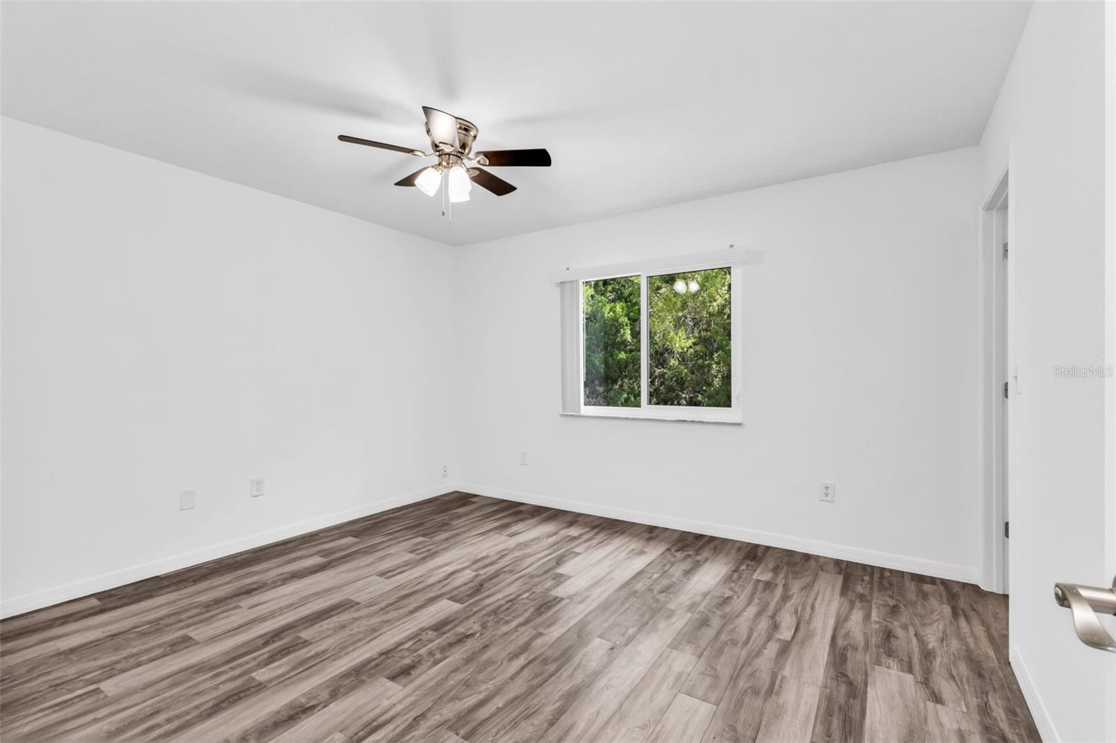 Image 22 of 70 For 6640 Electra Avenue