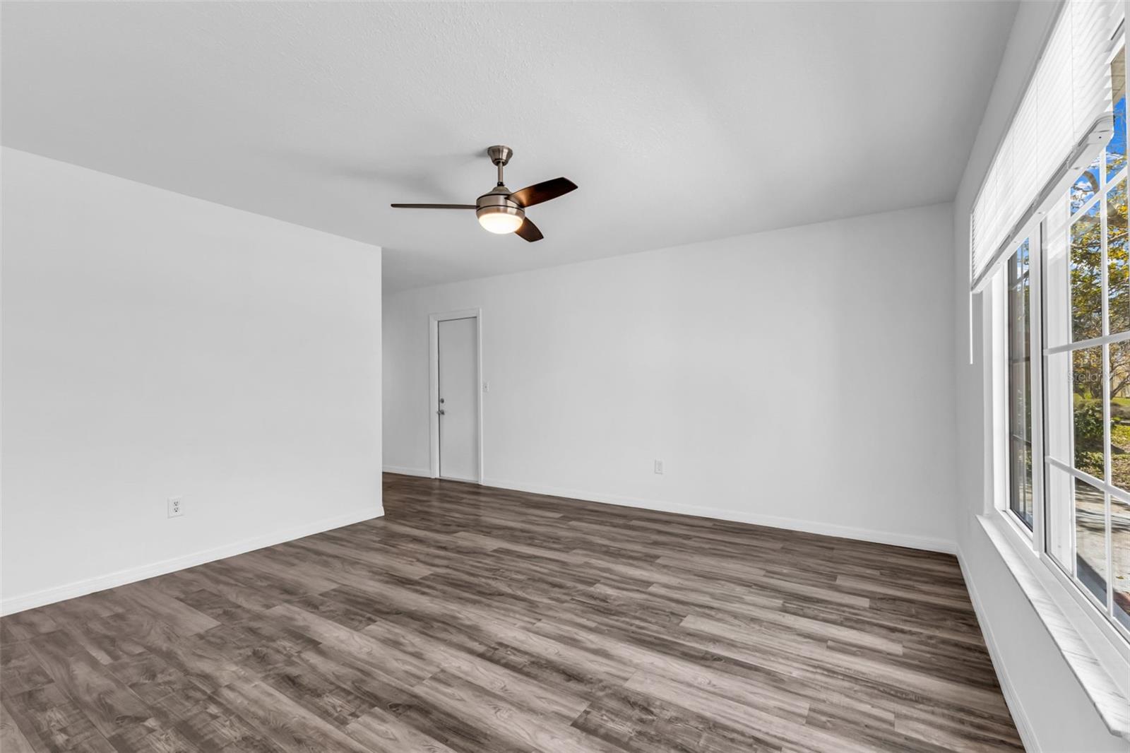 Image 8 of 70 For 6640 Electra Avenue