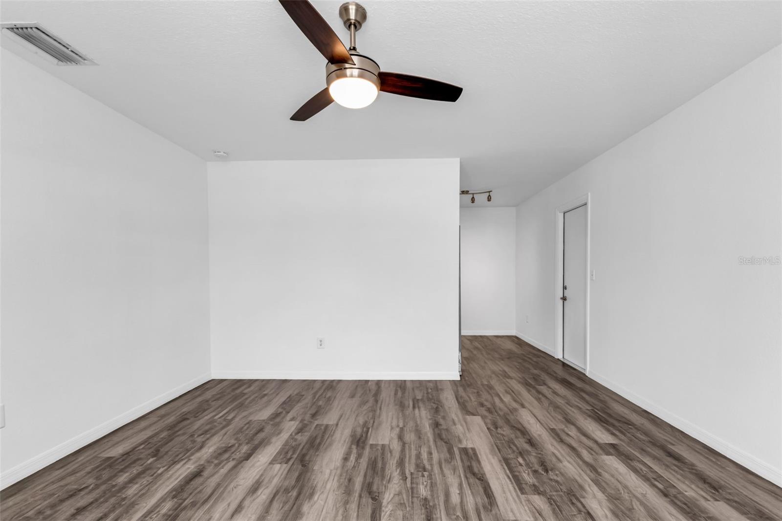 Image 9 of 70 For 6640 Electra Avenue