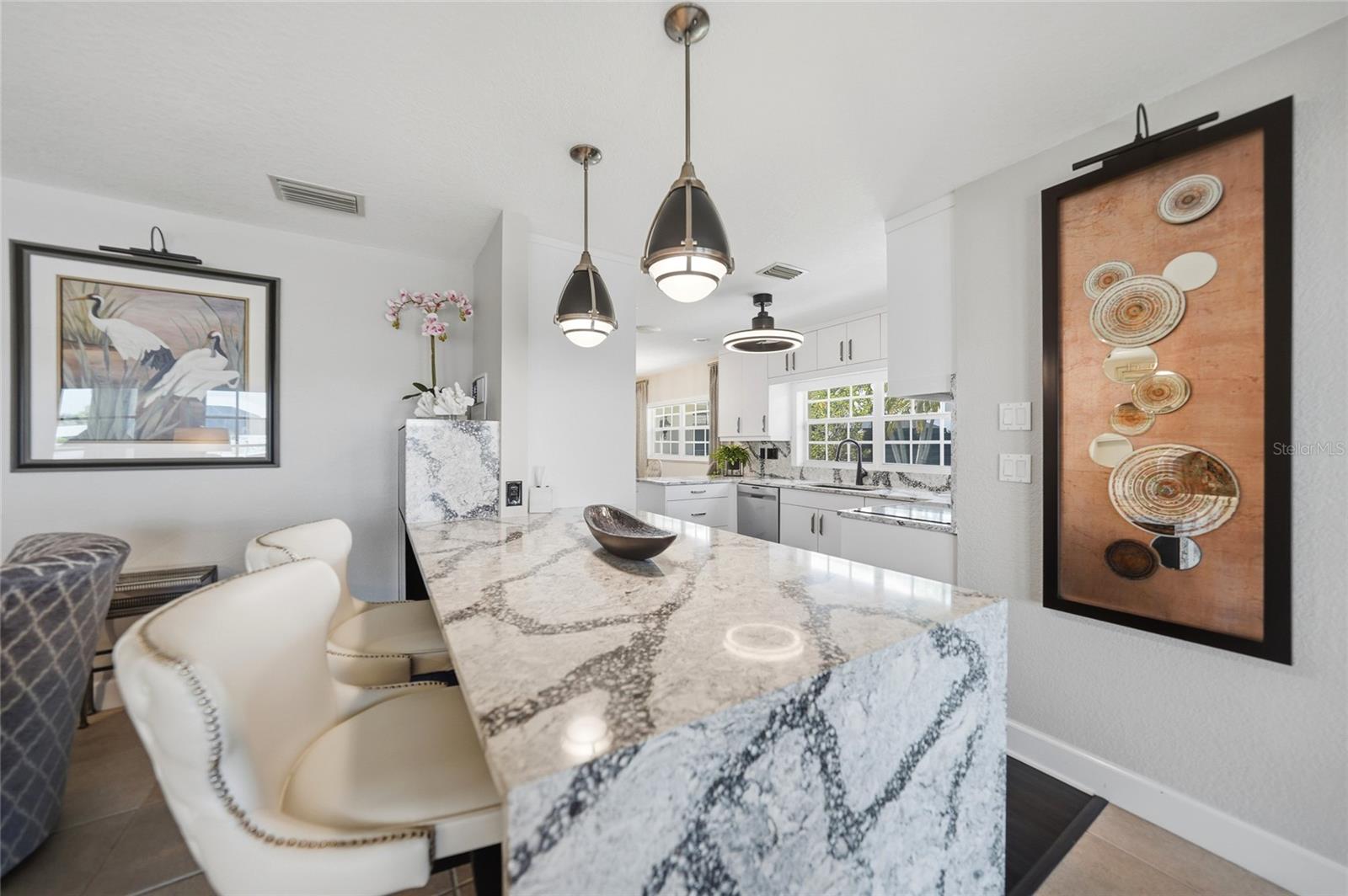 Image 11 of 31 For 374 Severin Road Se