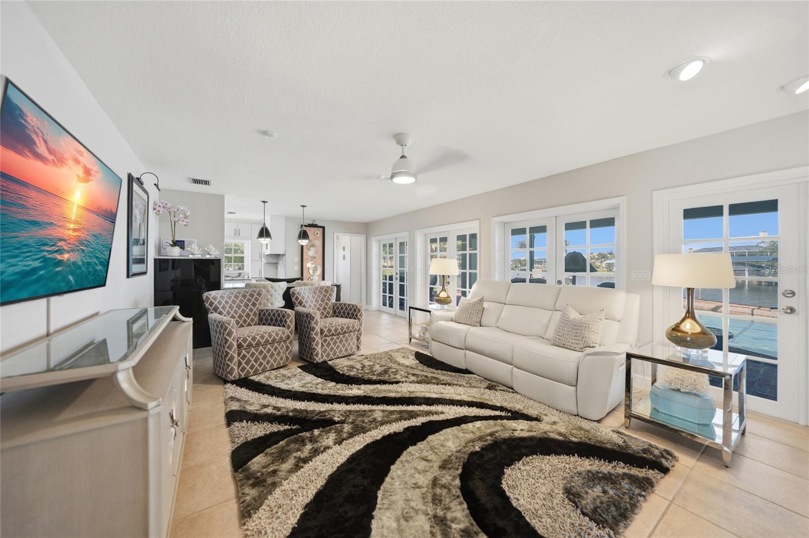 Image 12 of 31 For 374 Severin Road Se