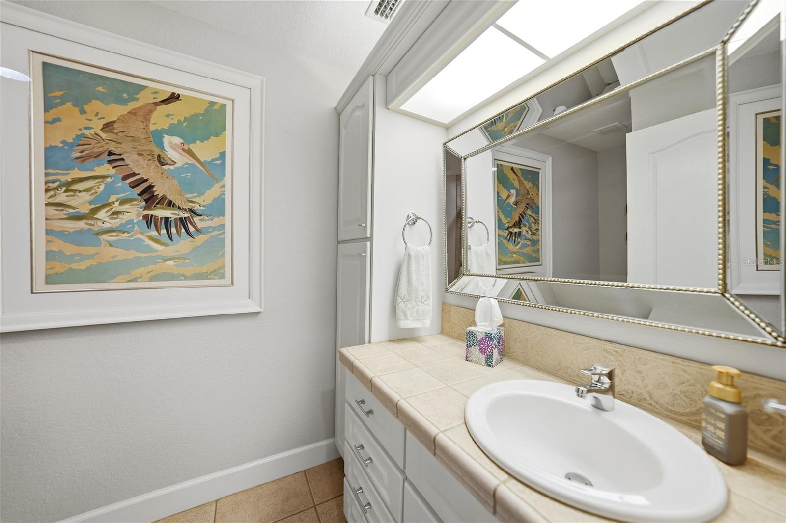 Image 20 of 31 For 374 Severin Road Se