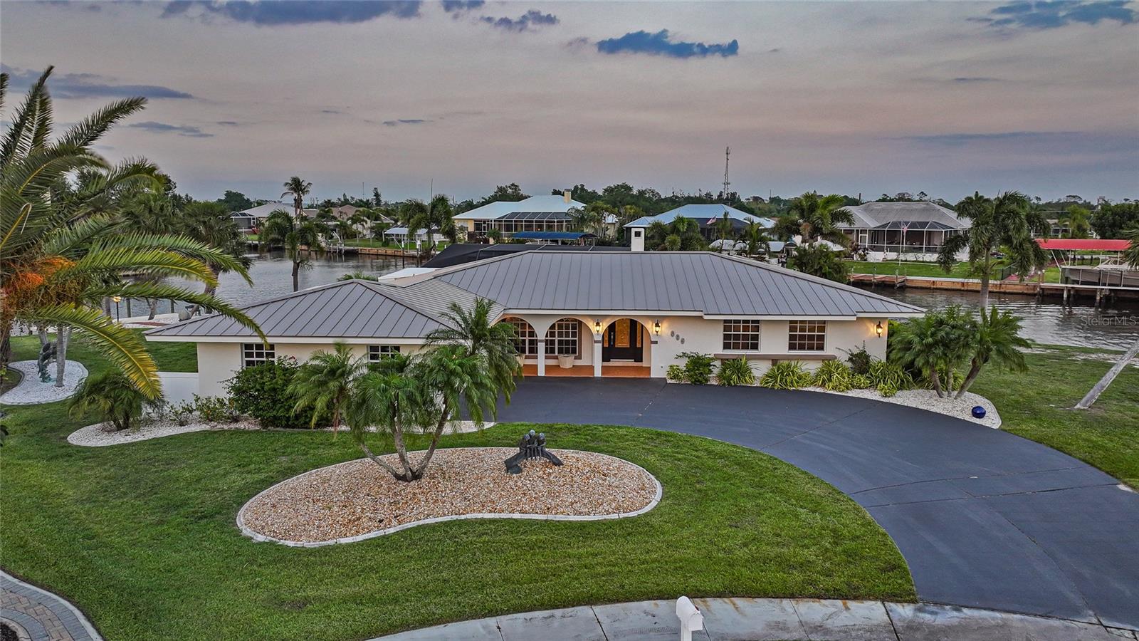 Image 3 of 31 For 374 Severin Road Se