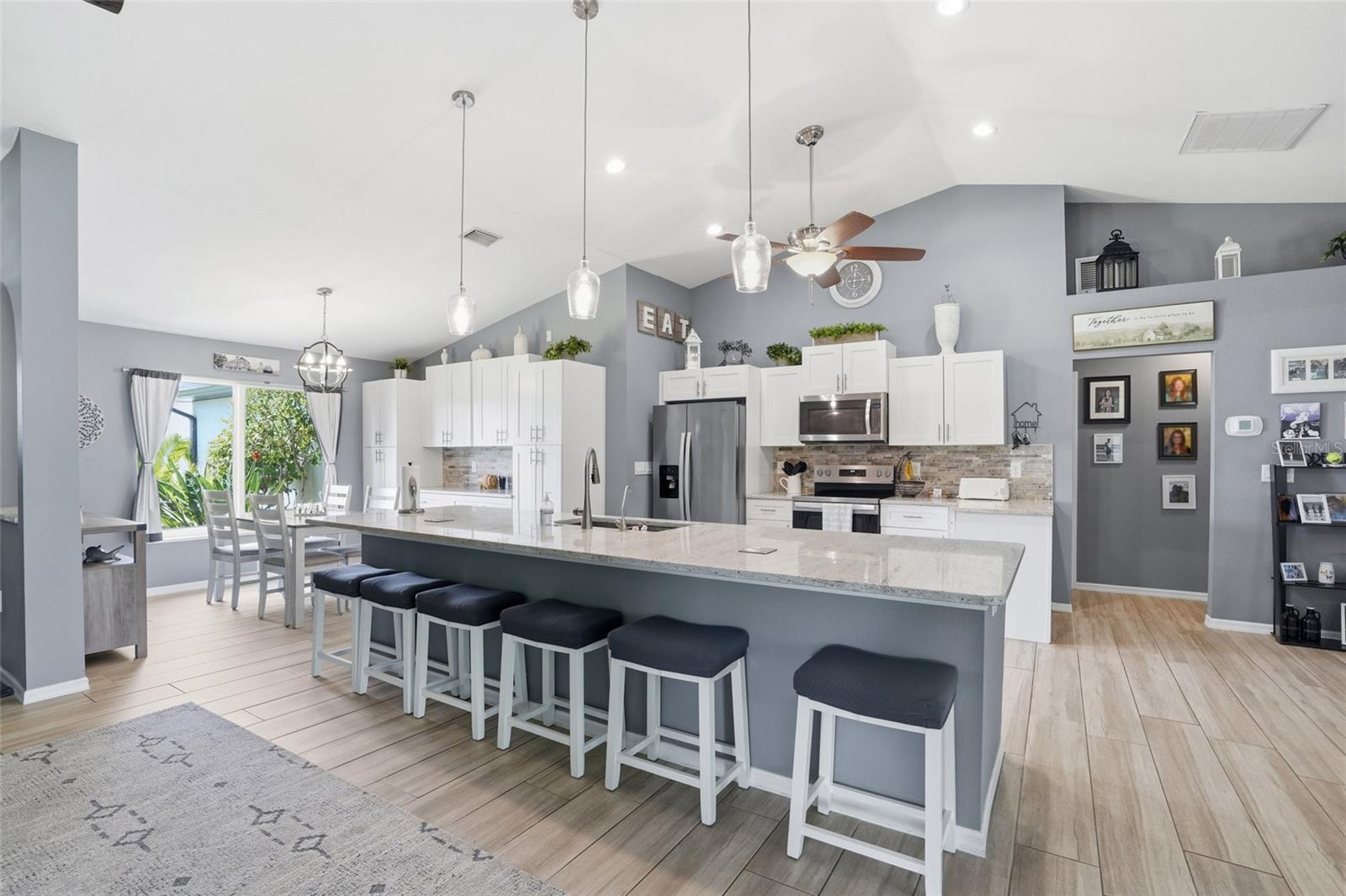 Image 2 of 40 For 123 29th Street