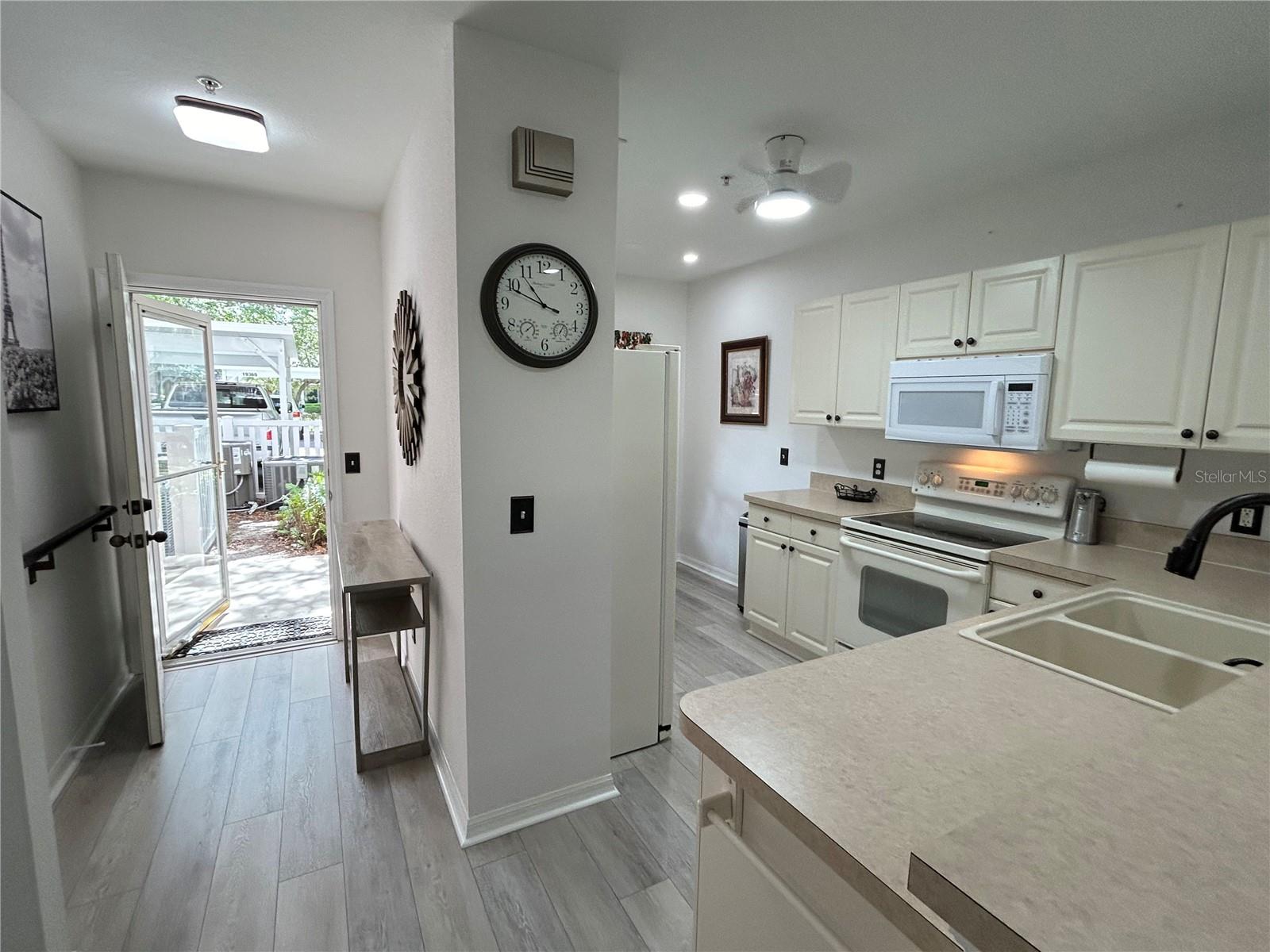 Image 8 of 56 For 19365 Water Oak Drive J107