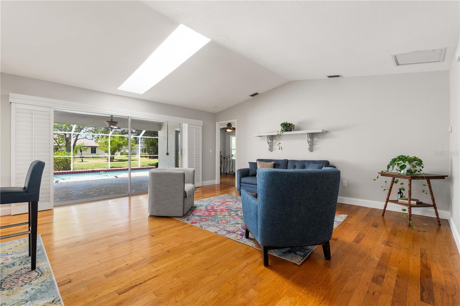 Image 17 of 53 For 1393 Vermouth Lane