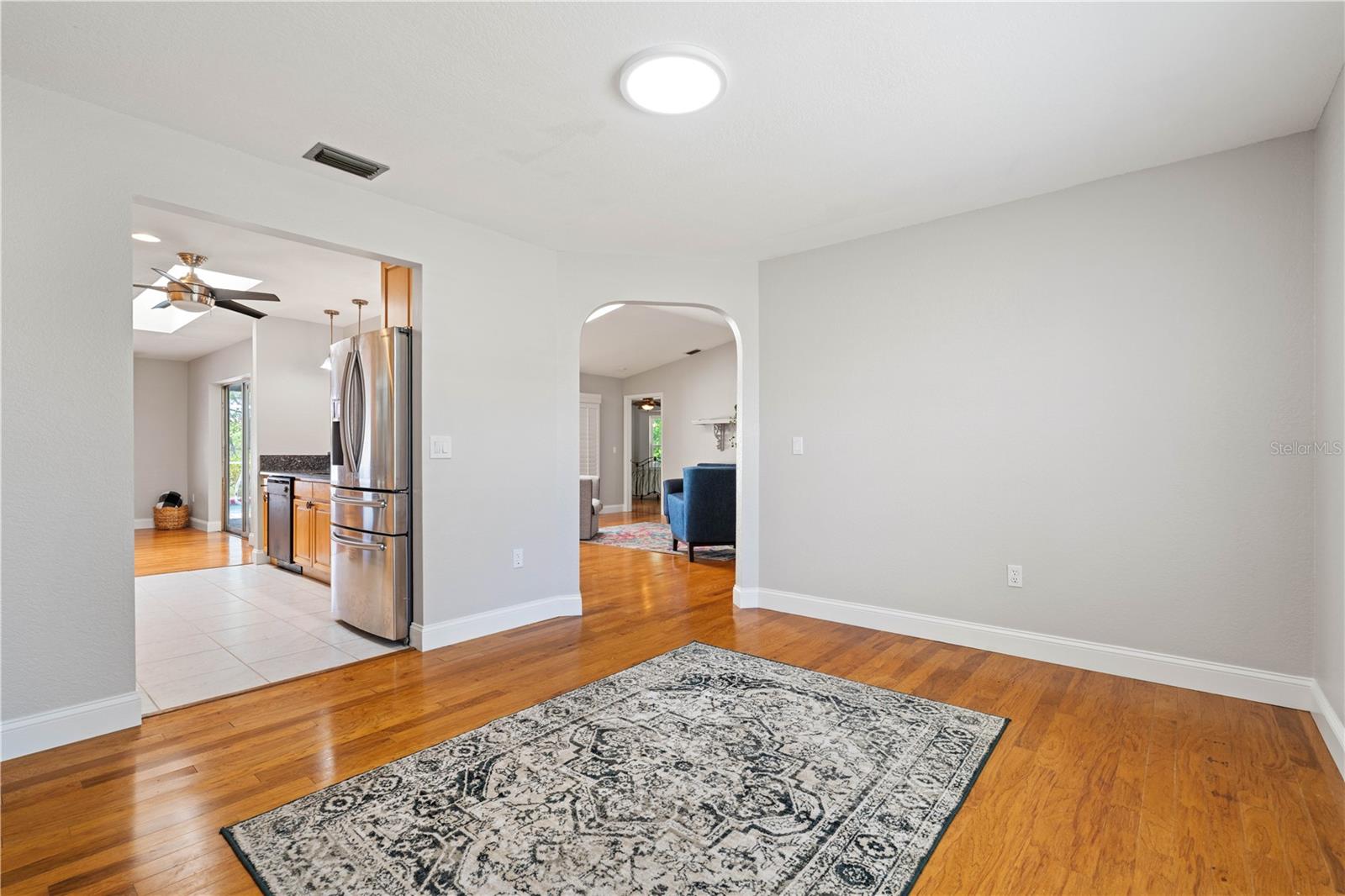 Image 20 of 53 For 1393 Vermouth Lane