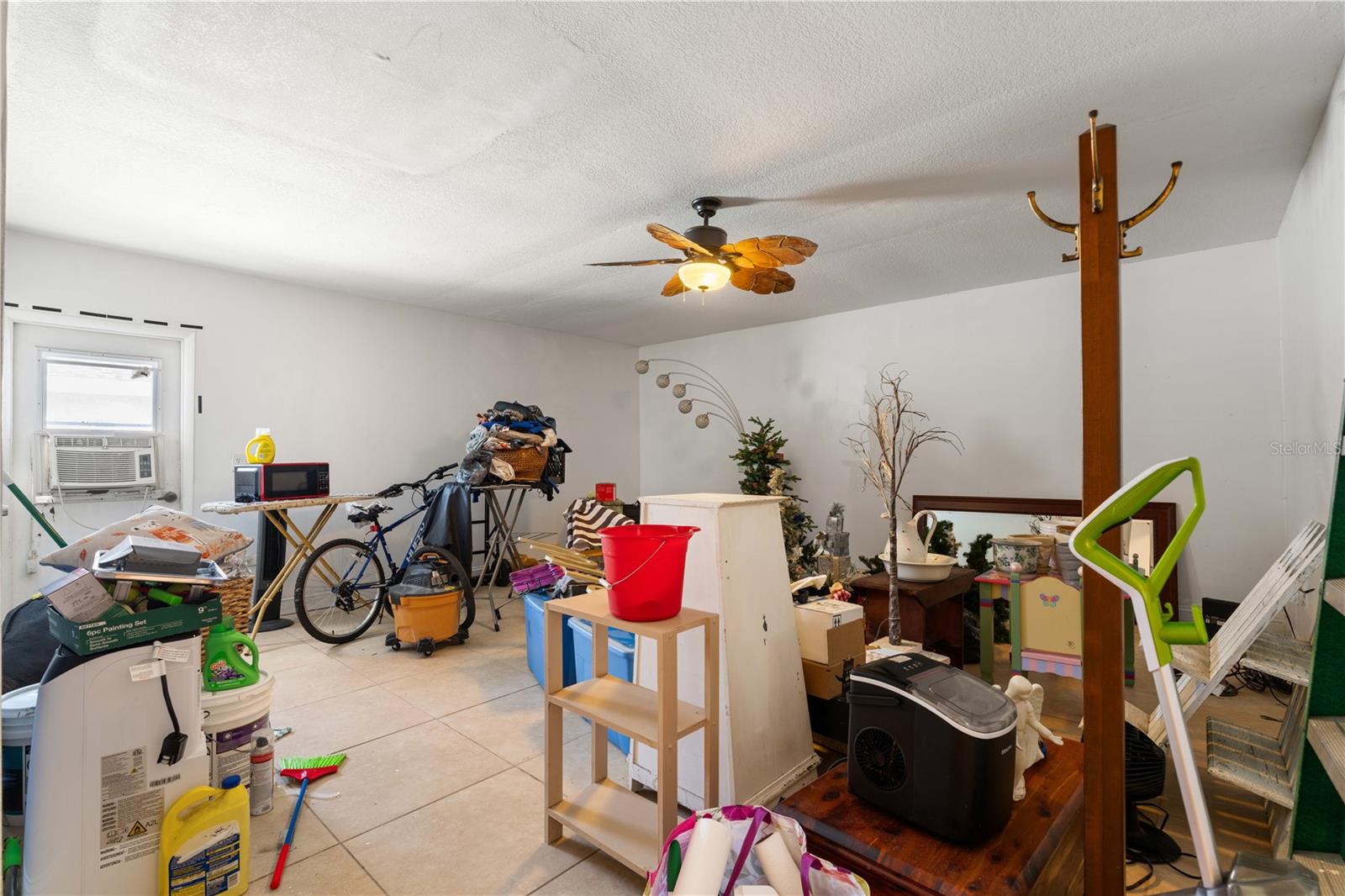 Image 40 of 53 For 1393 Vermouth Lane