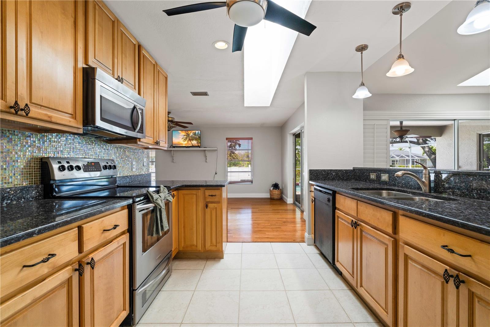 Image 7 of 53 For 1393 Vermouth Lane