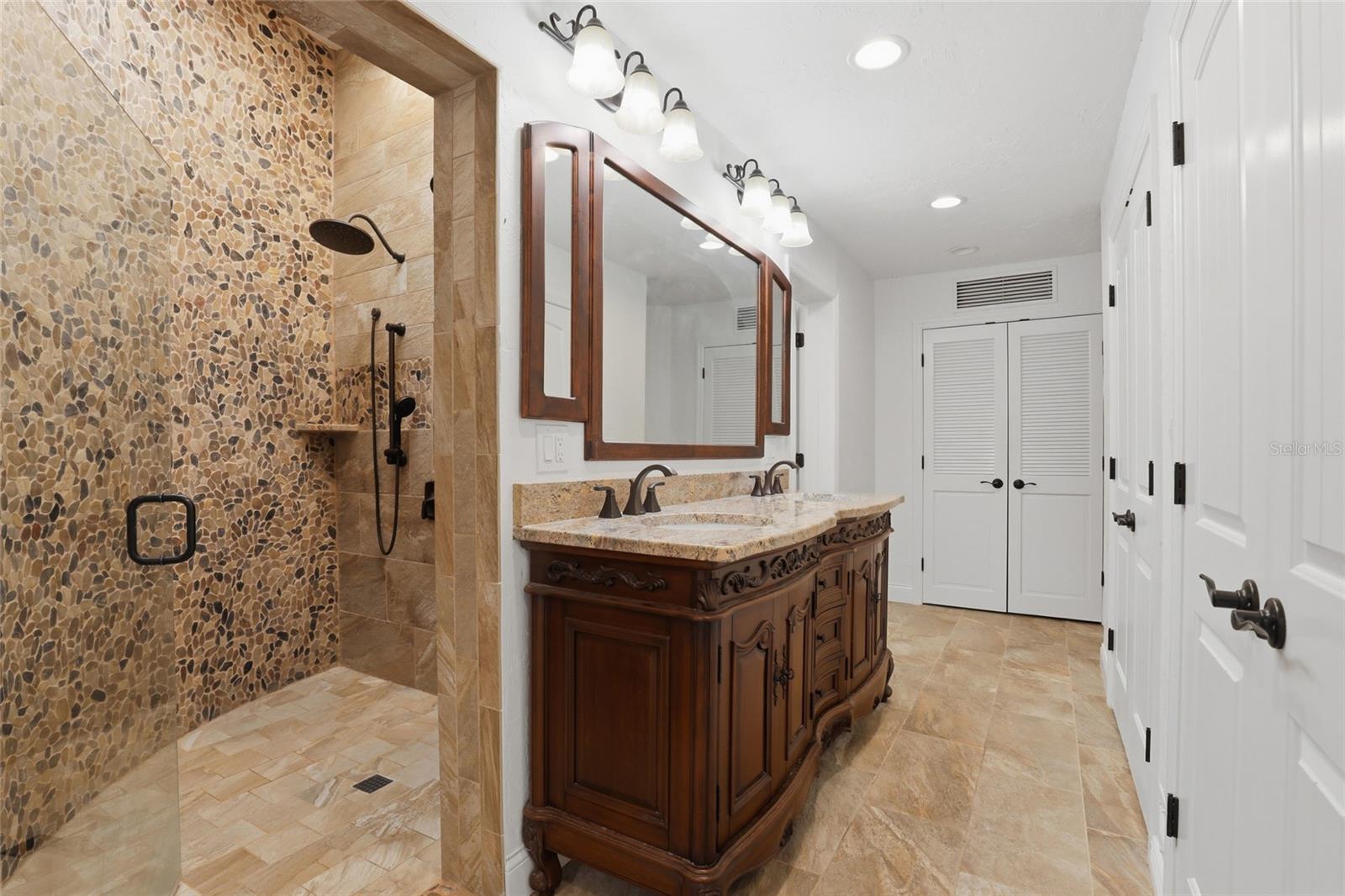 Image 22 of 59 For 12902 David Drive