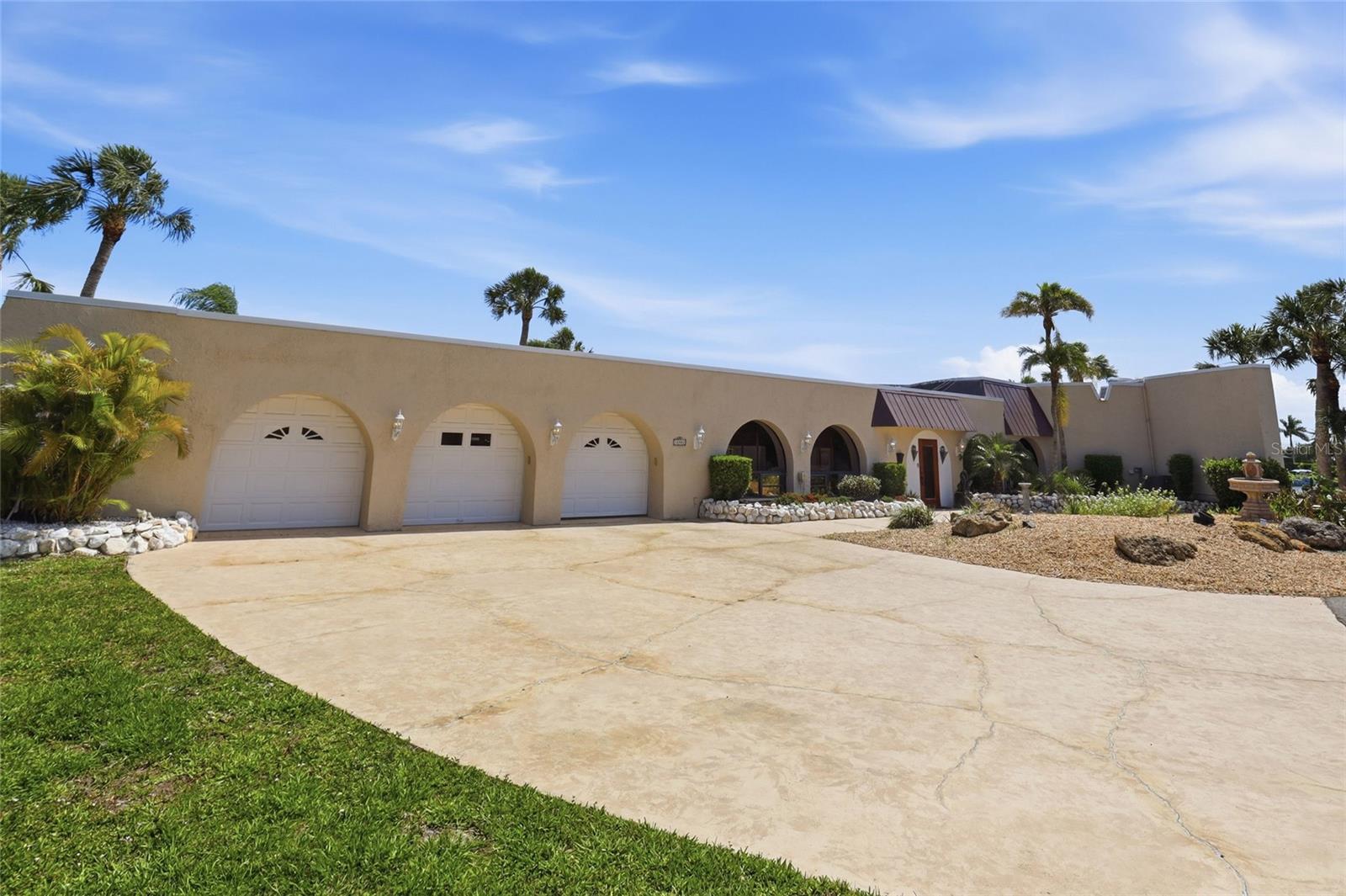 Image 3 of 59 For 12902 David Drive