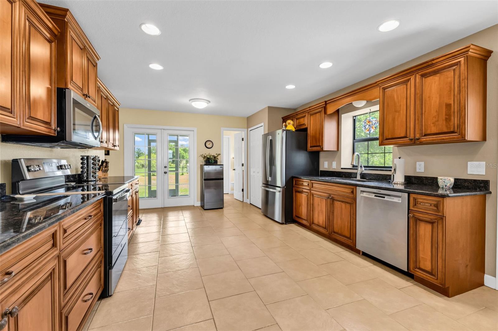 Image 16 of 66 For 7662 Liverpool Road