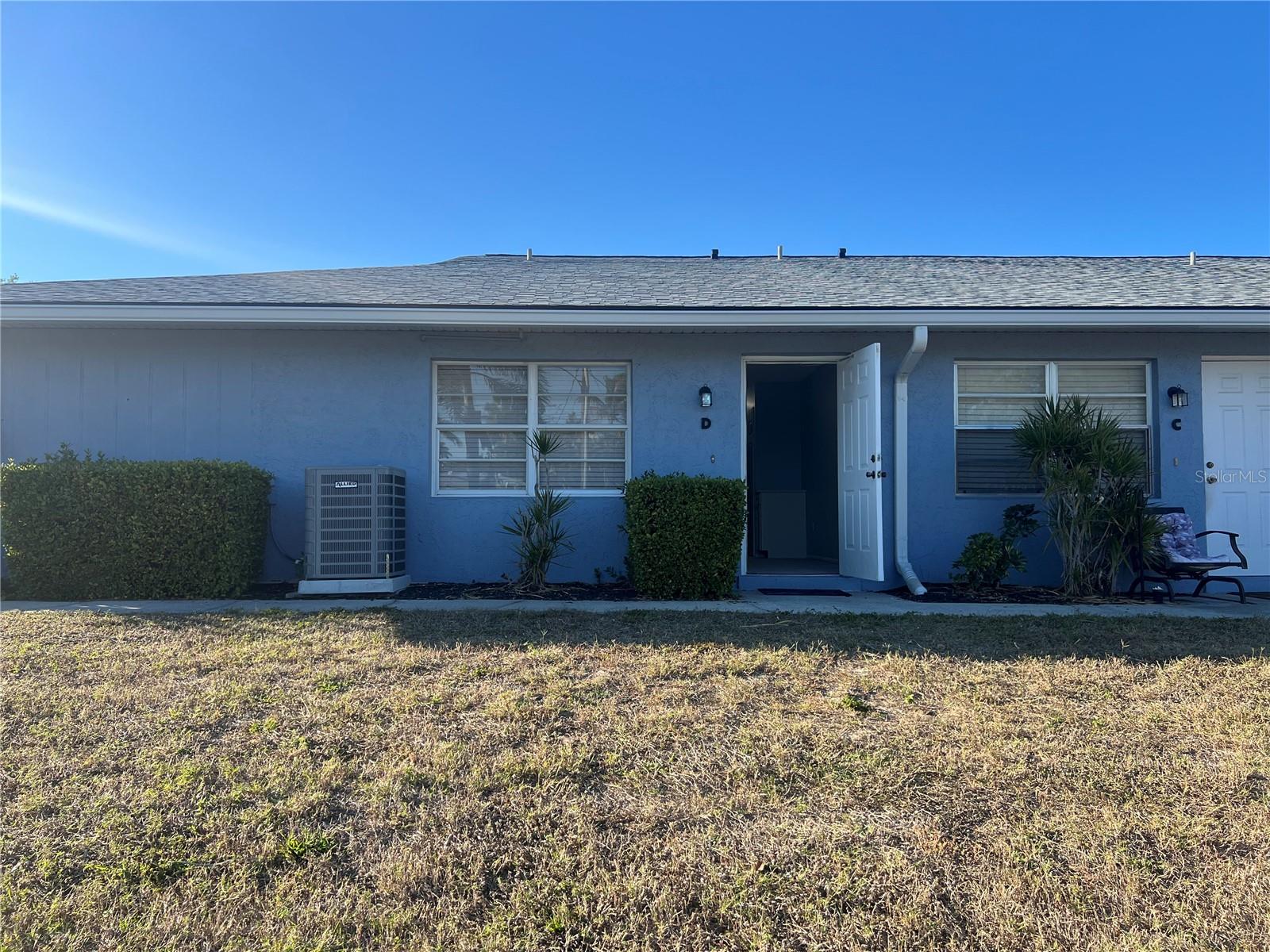 Image 2 of 3 For 810 Kings Court G