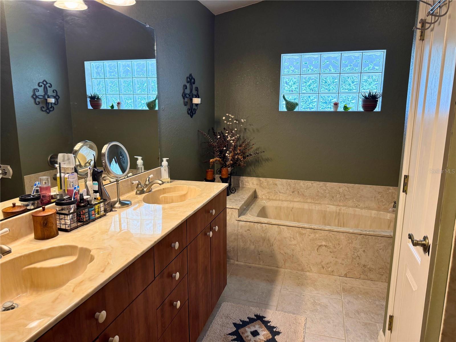 Image 13 of 21 For 31331 Washington Loop Road