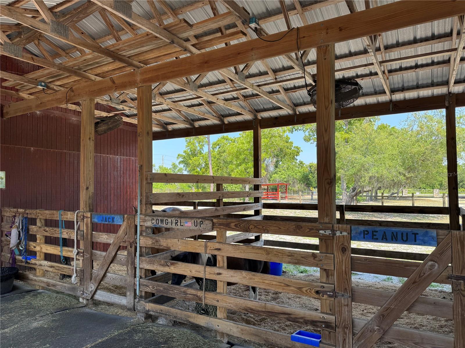 Image 19 of 21 For 31331 Washington Loop Road