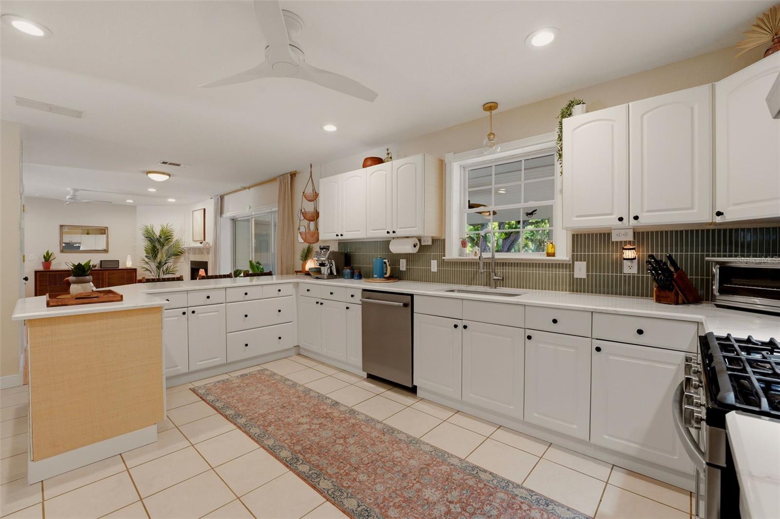 Image 18 of 75 For 5438 Cold Spring Lane