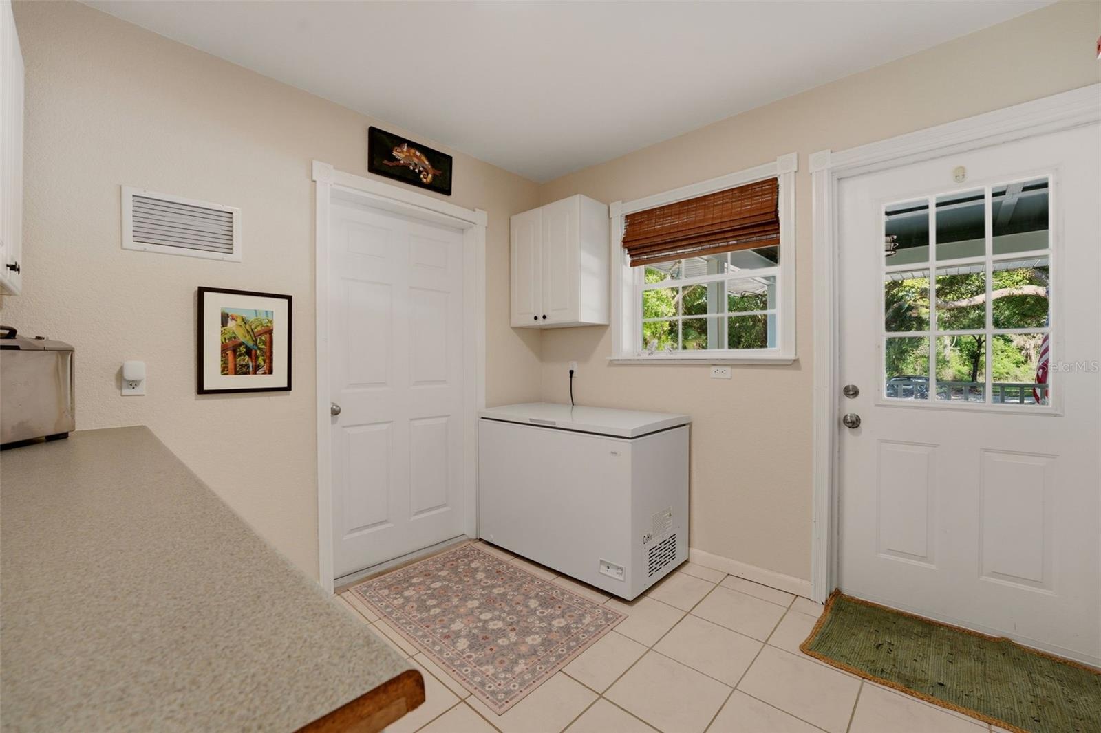 Image 31 of 75 For 5438 Cold Spring Lane