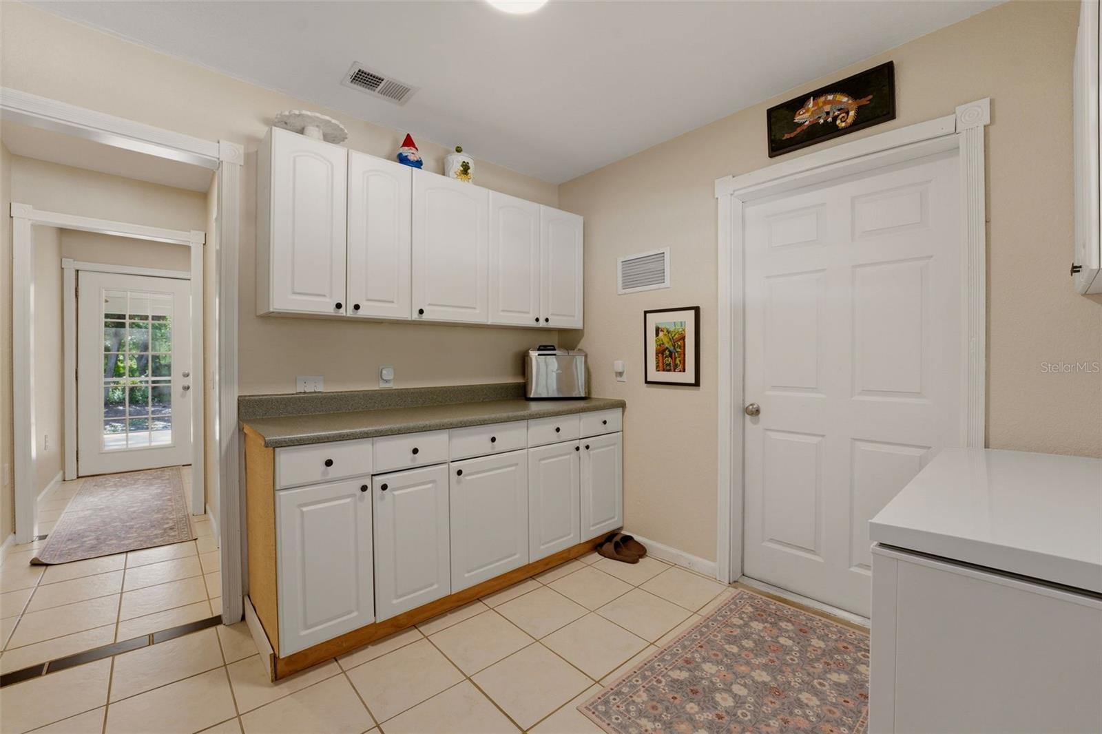 Image 32 of 75 For 5438 Cold Spring Lane