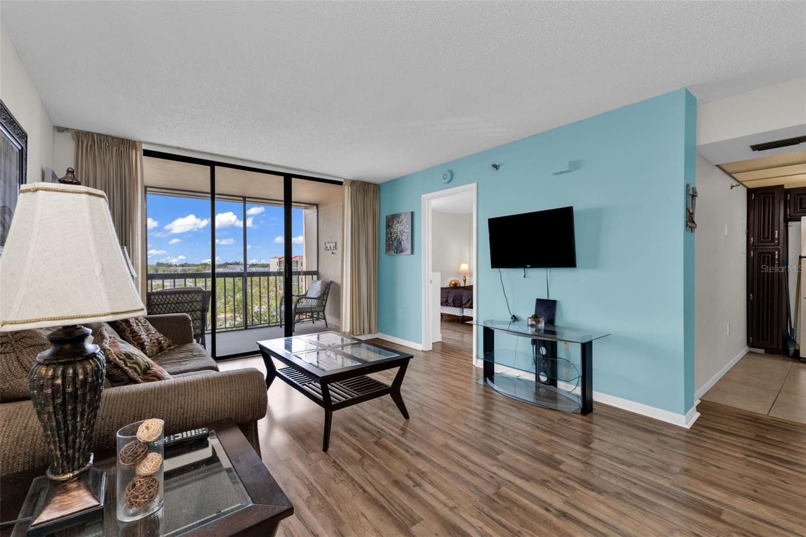 Image 14 of 46 For 21405 Olean Boulevard 528